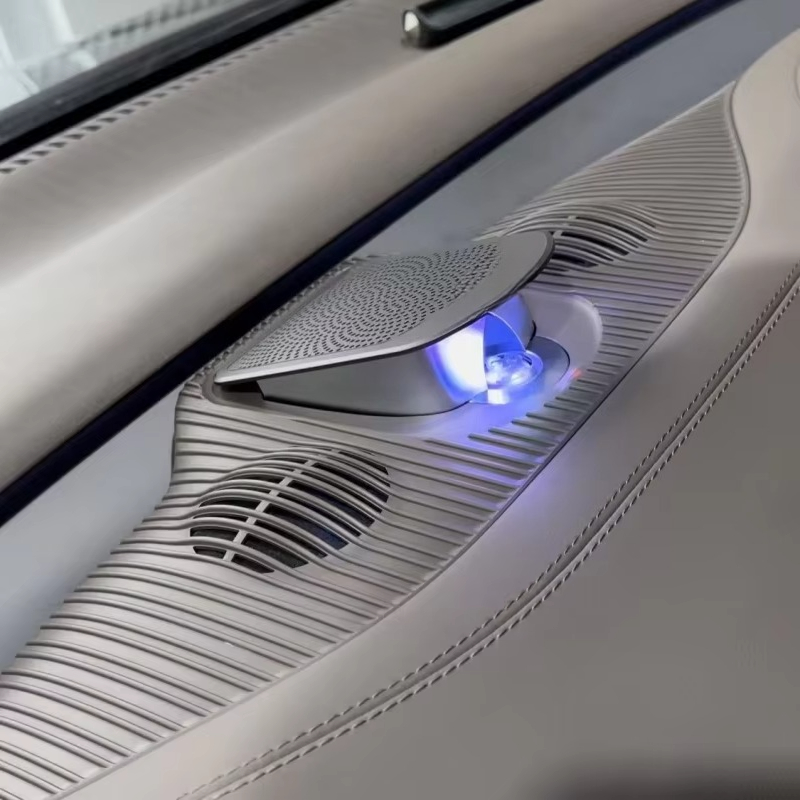 新しく改良された電動リフトアンビエントライトスピーカー、D9 - Car Accessories Light のレビューと価格
